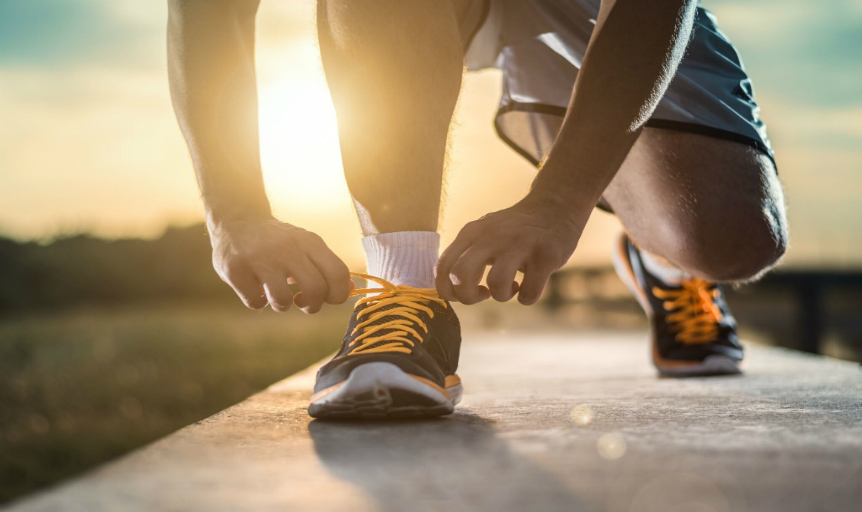 lacing tying running shoe